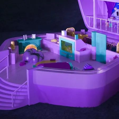 Sleepover At Polly Pockets Compact 바욘