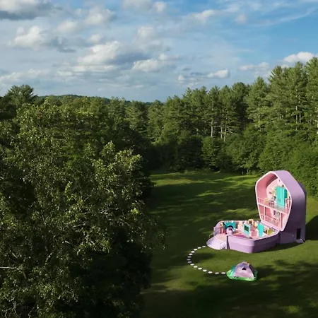 Sleepover At Polly Pockets Compact