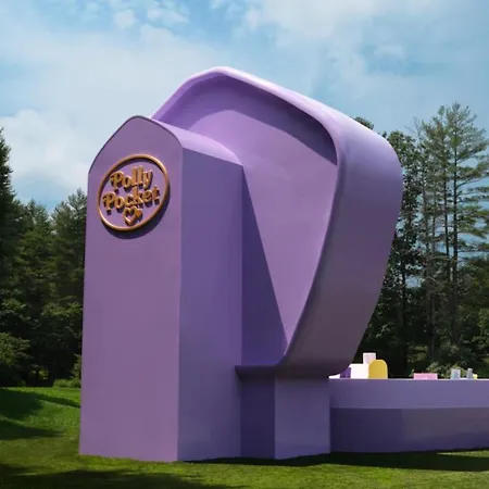 Sleepover At Polly Pockets Compact Apartment