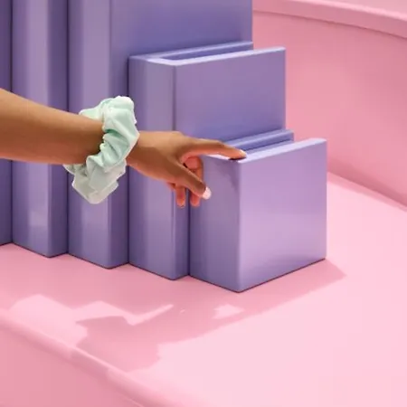 Sleepover At Polly Pockets Compact Apartment