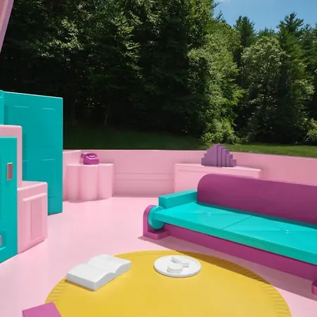 Sleepover At Polly Pockets Compact *